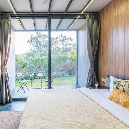 Stayvista'S Celeste Villa - Hill-View Retreat With Infinity Pool Nashik Exterior foto